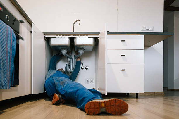Professional Emergency Plumber technician working in Sea Cliff, NY